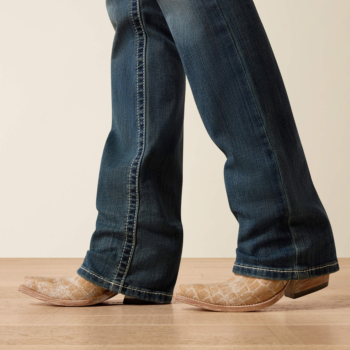 Ariat Women's Mid Rise Icon Straight Leg Jeans