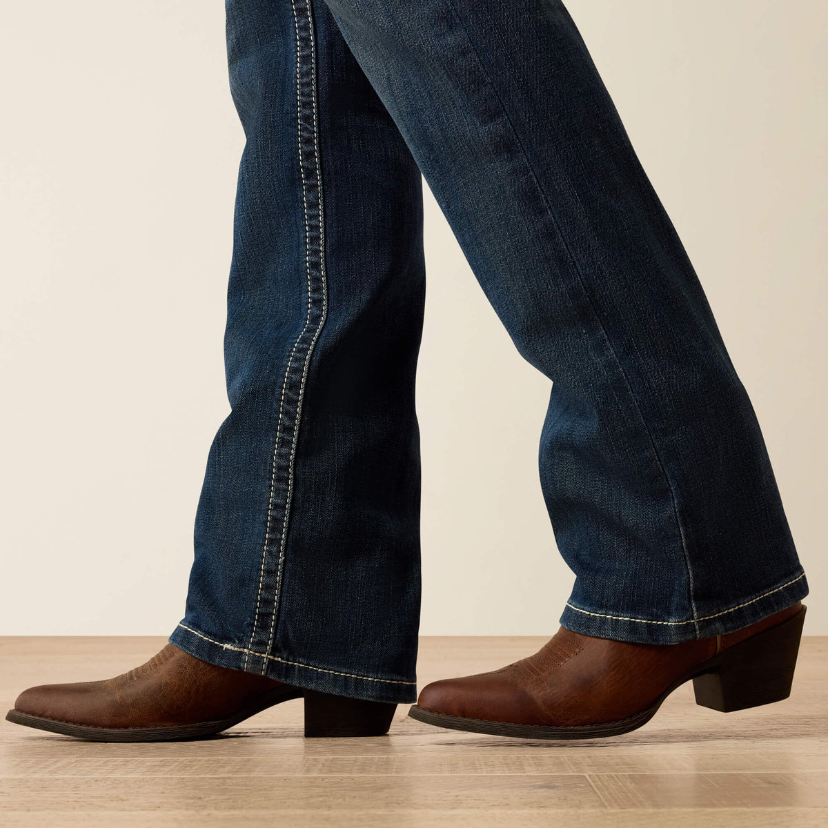 Ariat Women's R.E.A.L. Mid Rise Stretch Ivy Stackable Straight Leg Jean