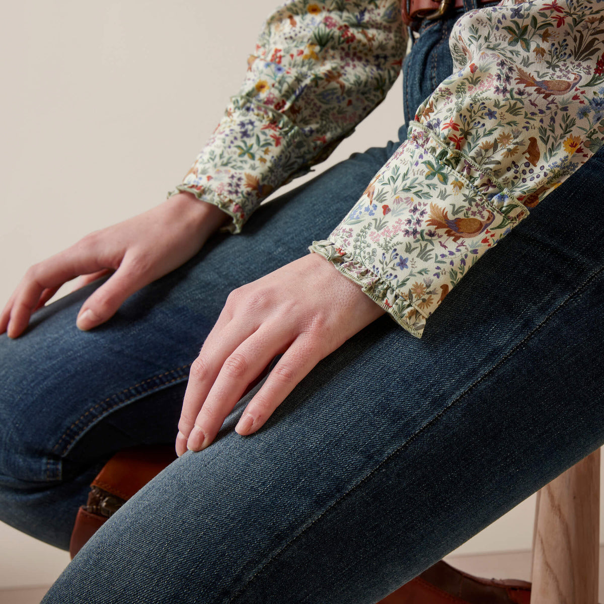 Ariat Women's Clarion Long Sleeve Blouse - Bird Print