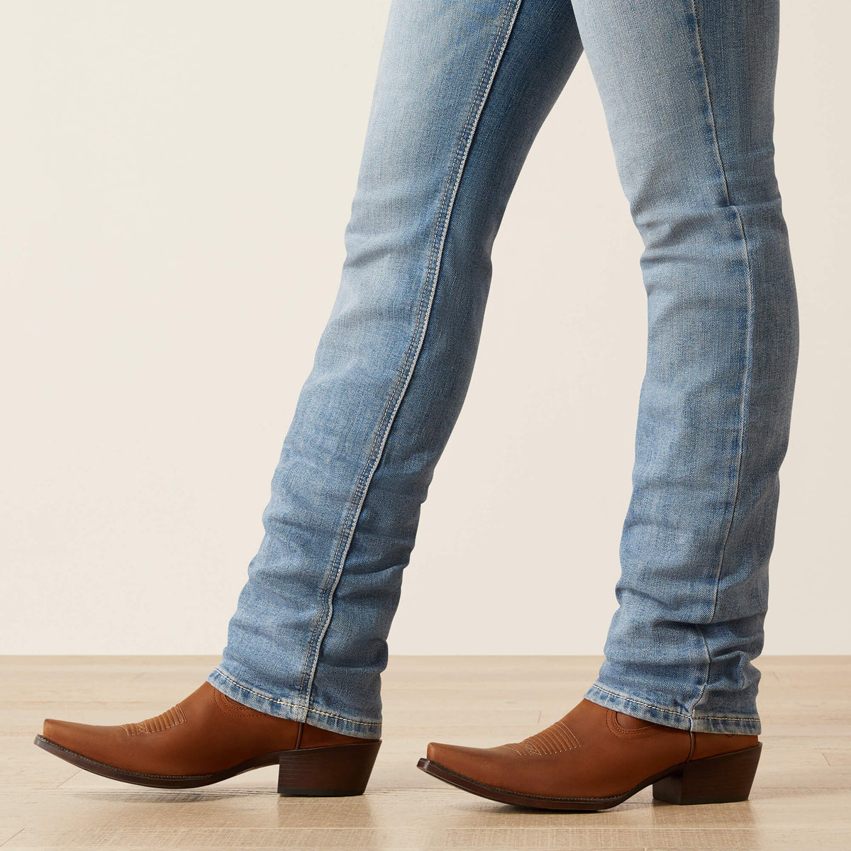Ariat Women's Perfect Rise Yara Straight Leg Jeans