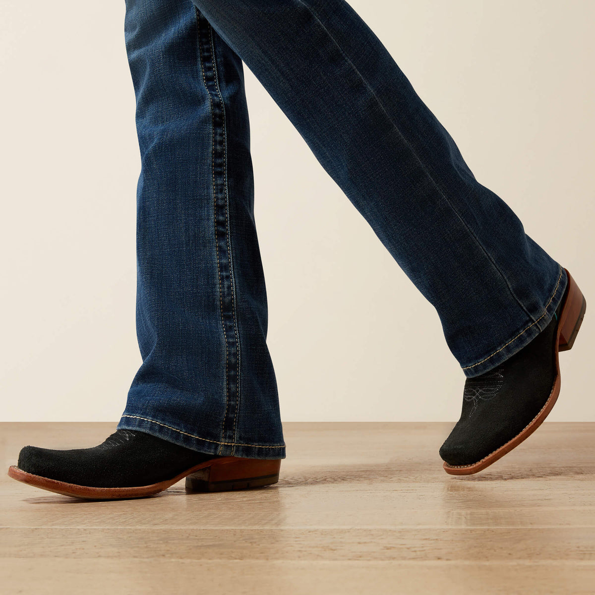 Ariat Women's Mid Rise Joanna Boot Cut Jean