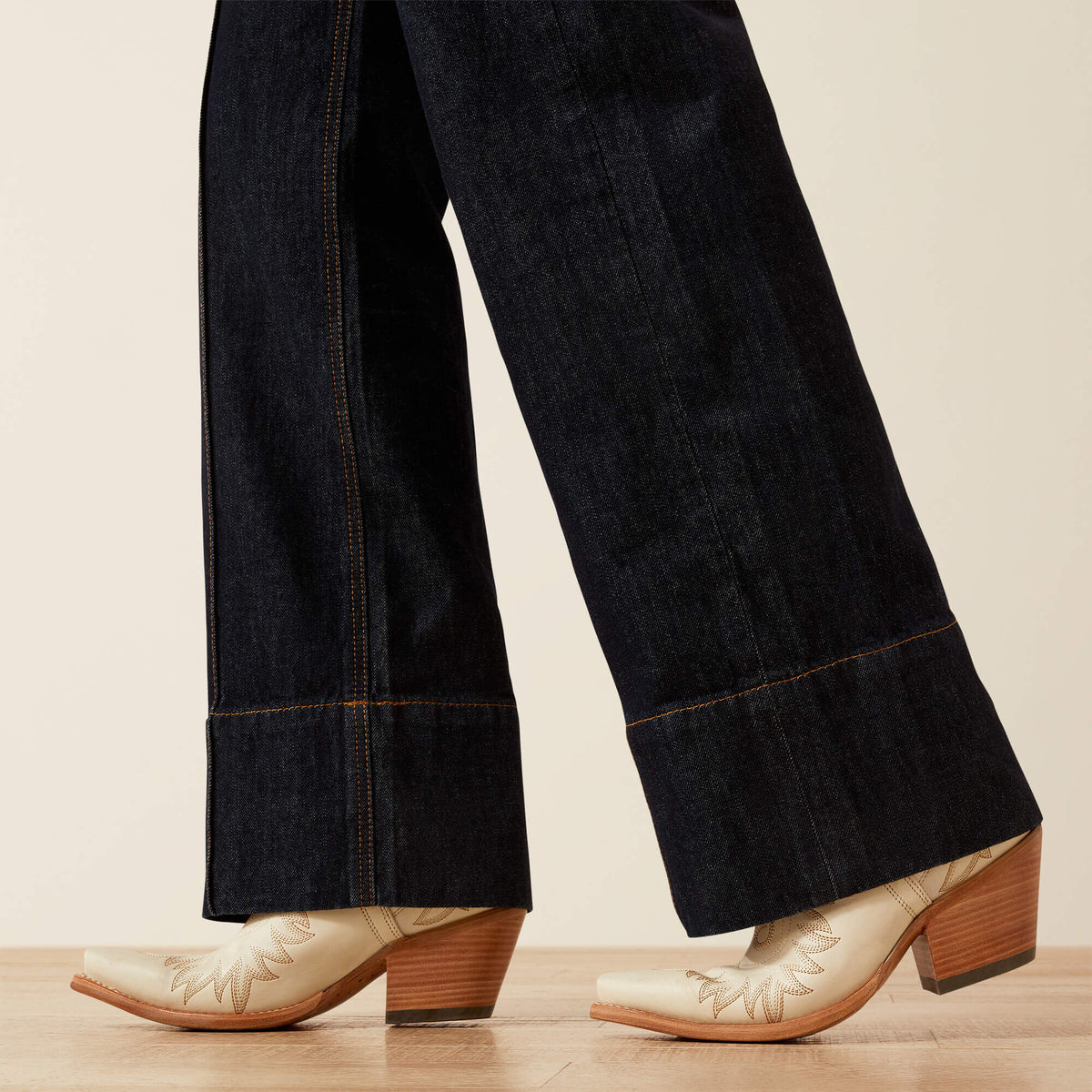 Ariat Women's Ultra High Rise Tomboy Western Utility Wide Leg Jean