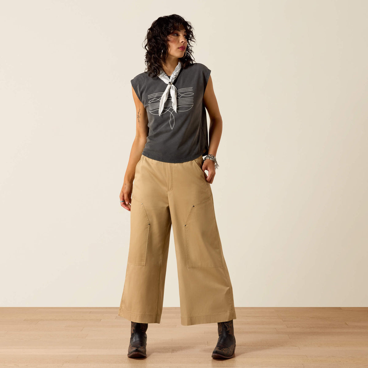 Ariat Women's Dallas Cropped T-Shirt