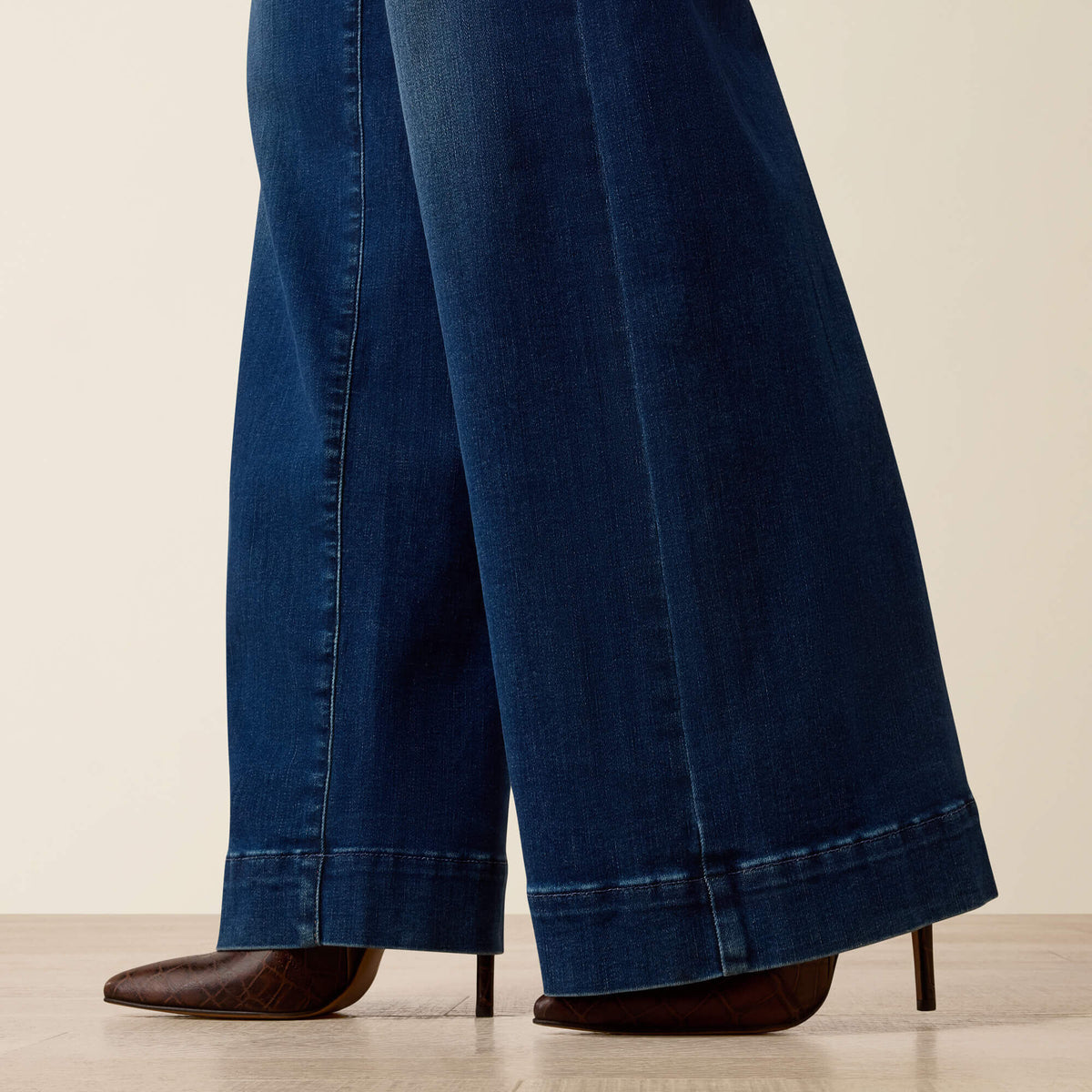 Ariat Women's High Rise Revel Vilma Ultrastretch Wide Leg Jeans