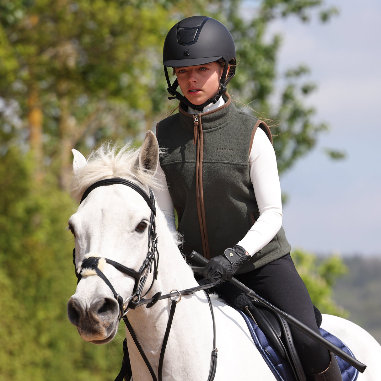 Shires Aubrion Core Young Rider Fleece Gilet #colour_green