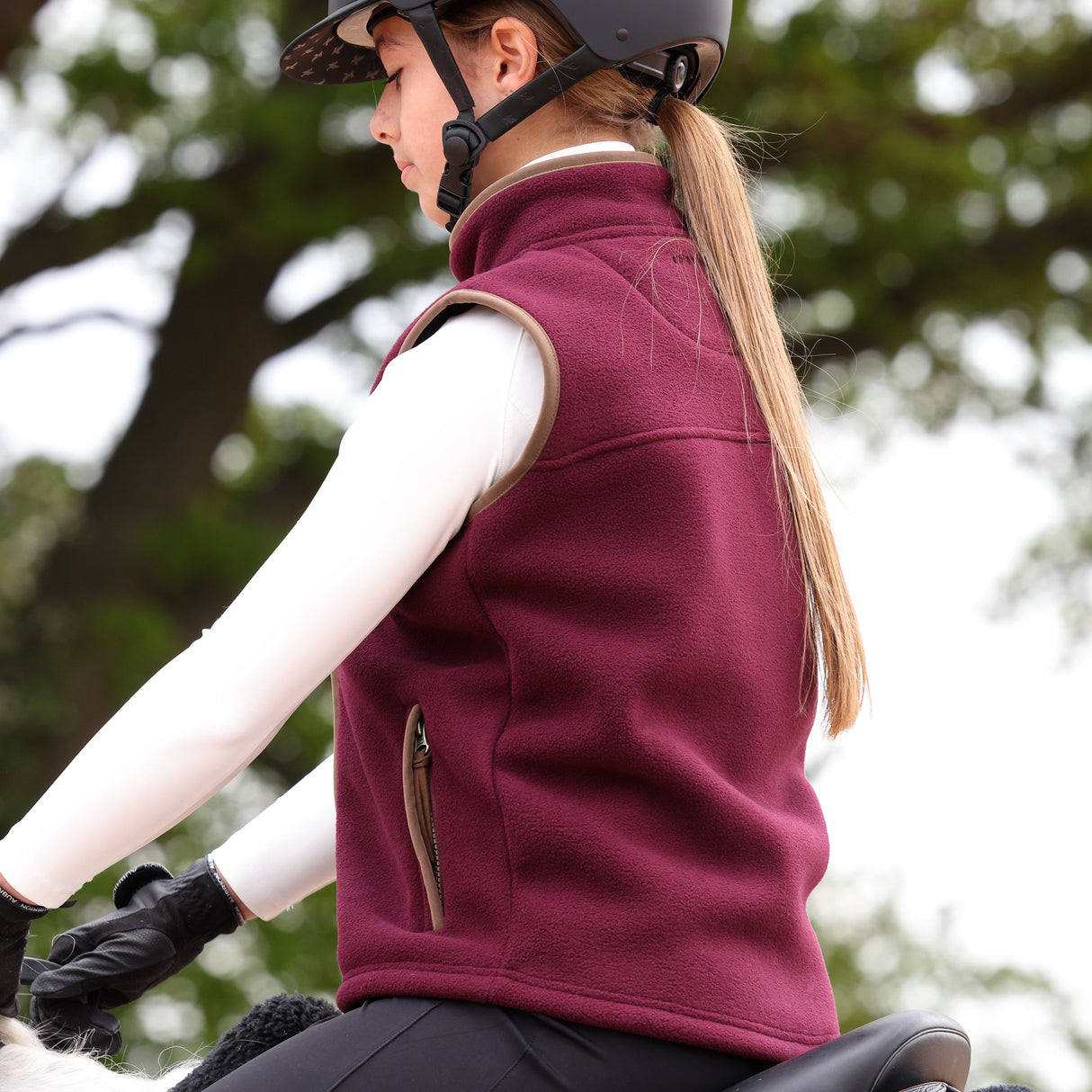 Shires Aubrion Core Young Rider Fleece Gilet #colour_maroon