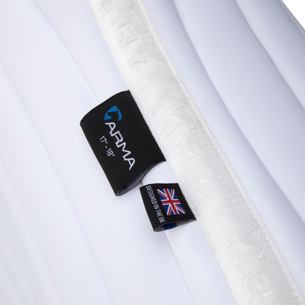 Shires ARMA Elegance 2.0 Jump Saddlecloth #colour_white