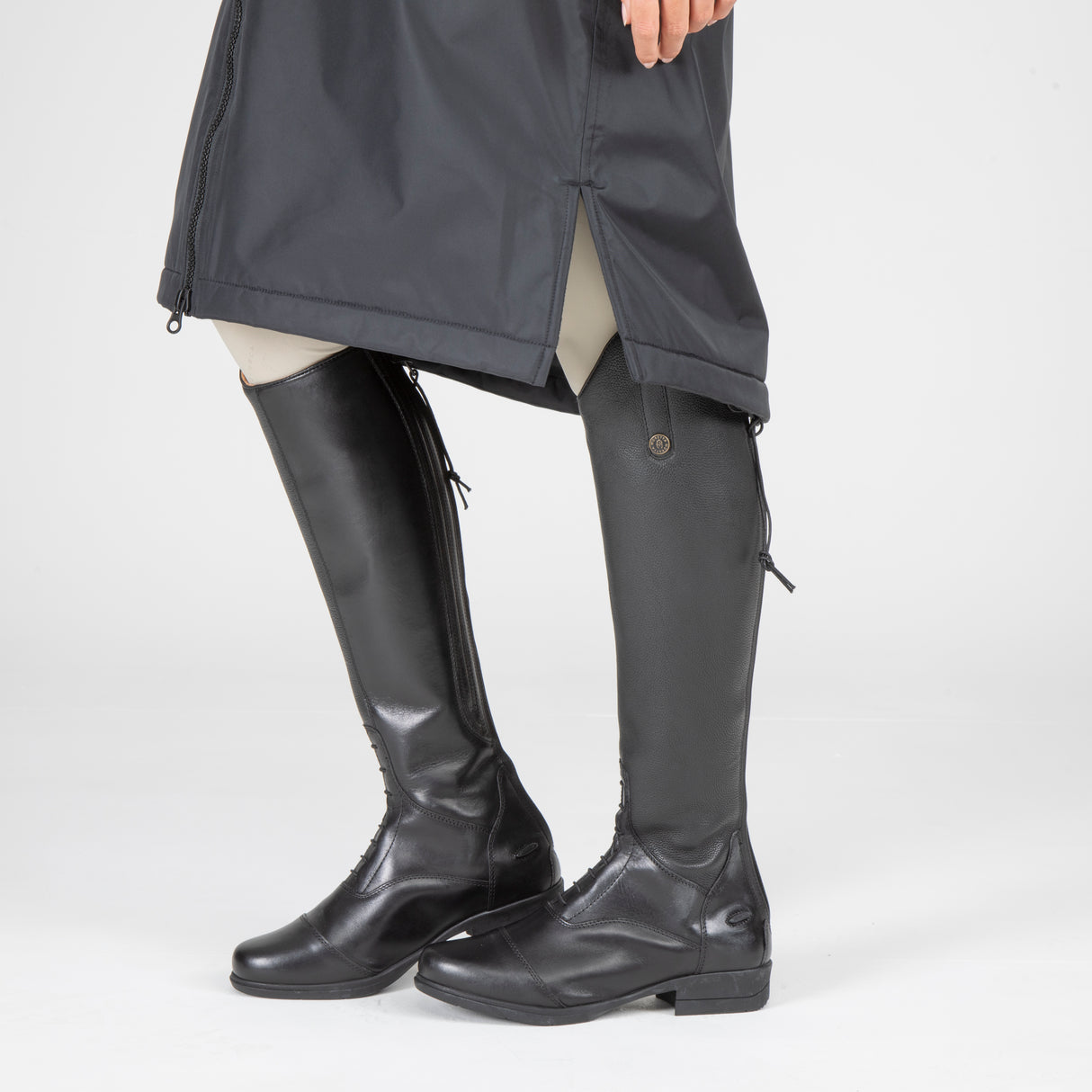 Shires Aubrion Original All Weather Robe - Unisex #colour_black