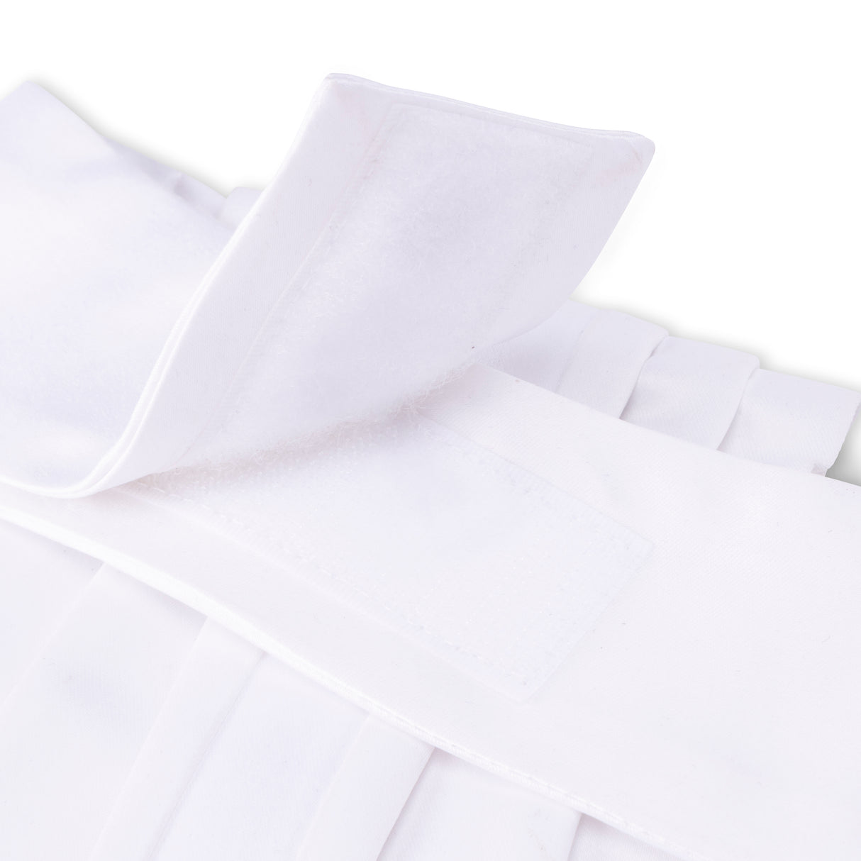 Shires Aubrion Hampton Ready Tied Stock #colour_white