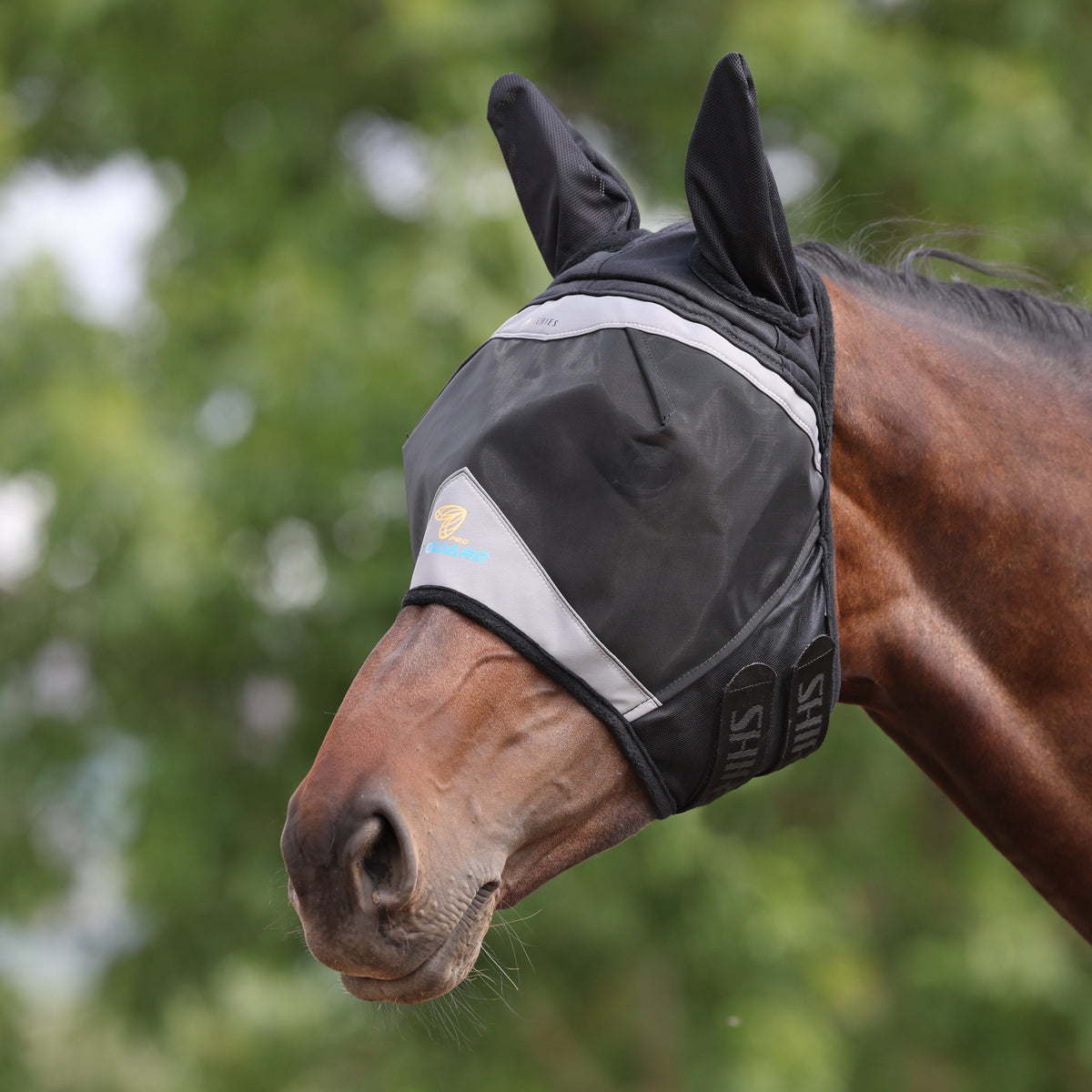 Shires FlyGuard Pro Feinmaschige Fliegenmaske mit Ohren