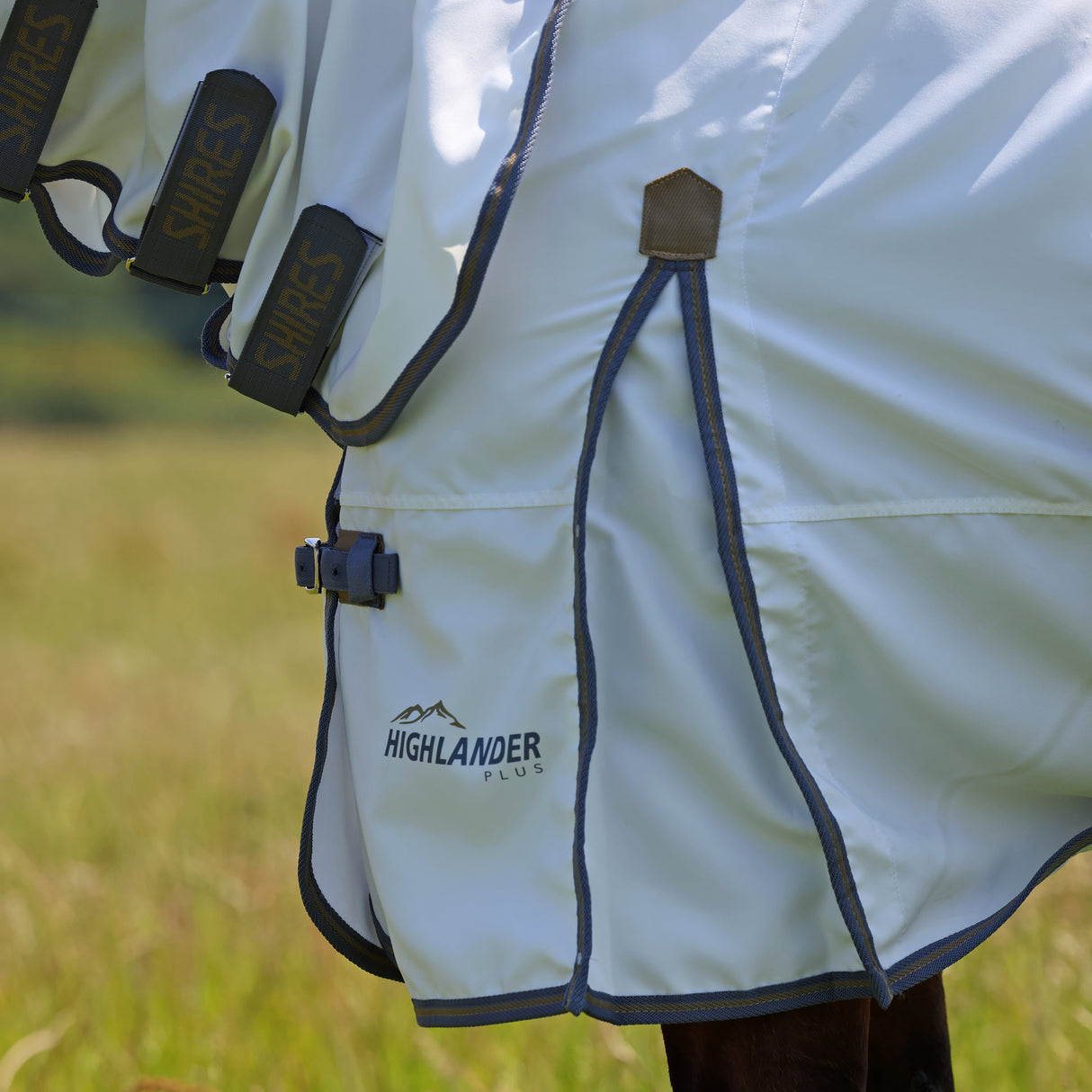 Shires Highlander Plus Sweet-itch Combo Rug #colour_white-airforce