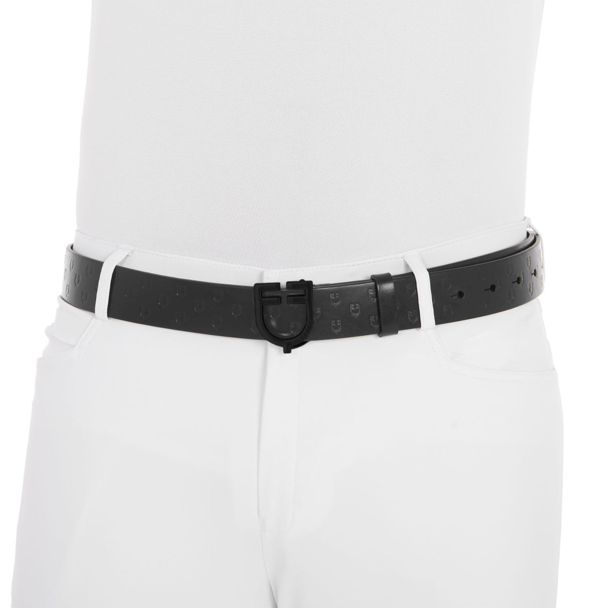 Total black leather belt with logo buckle
