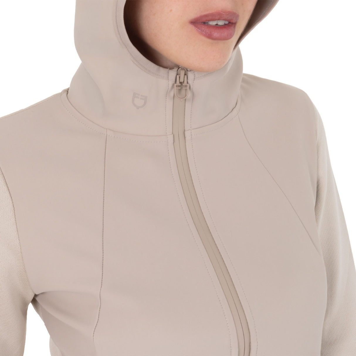 Women's technical hooded sweatshirt with micro-mesh inserts