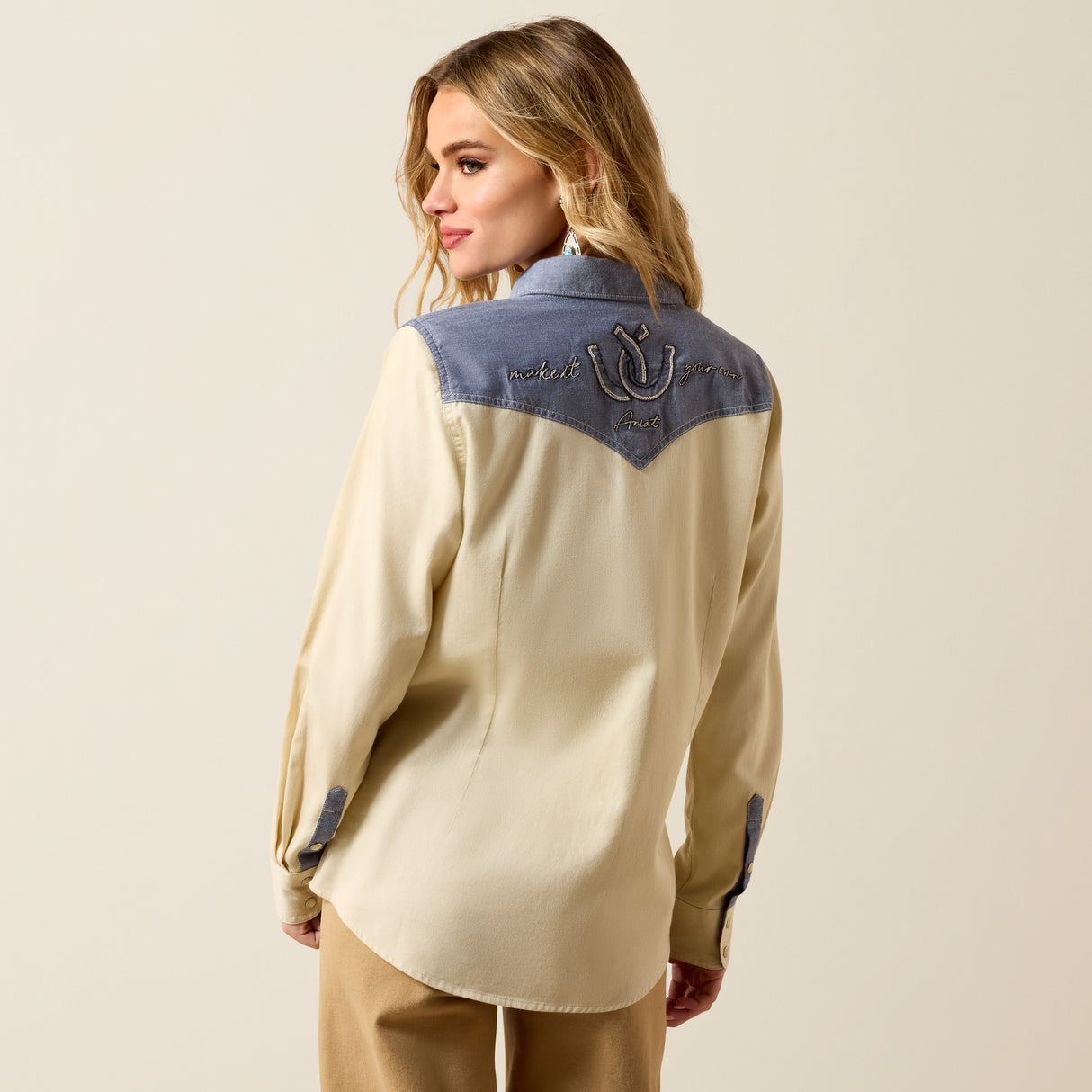 Ariat Women's Horseshoe Western Snap Shirt