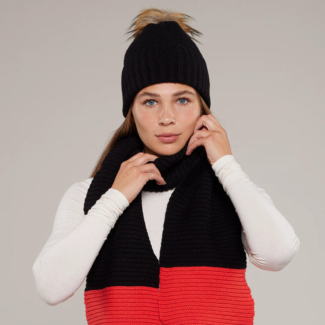 Toggi Thornton Knitted Bobble Hat #colour_black