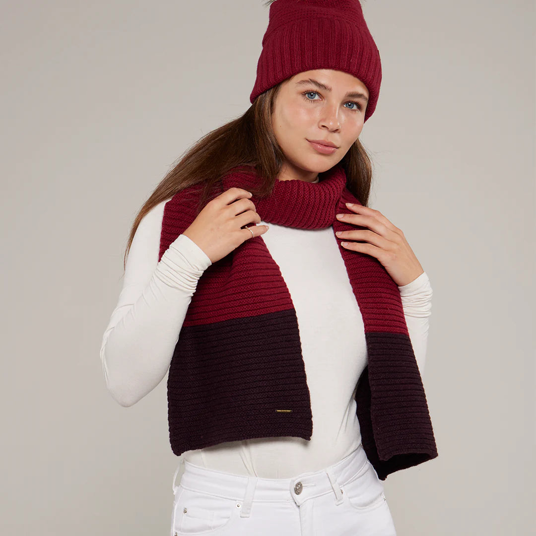 Toggi Thorpe Knitted Scarf #colour_pomegranate