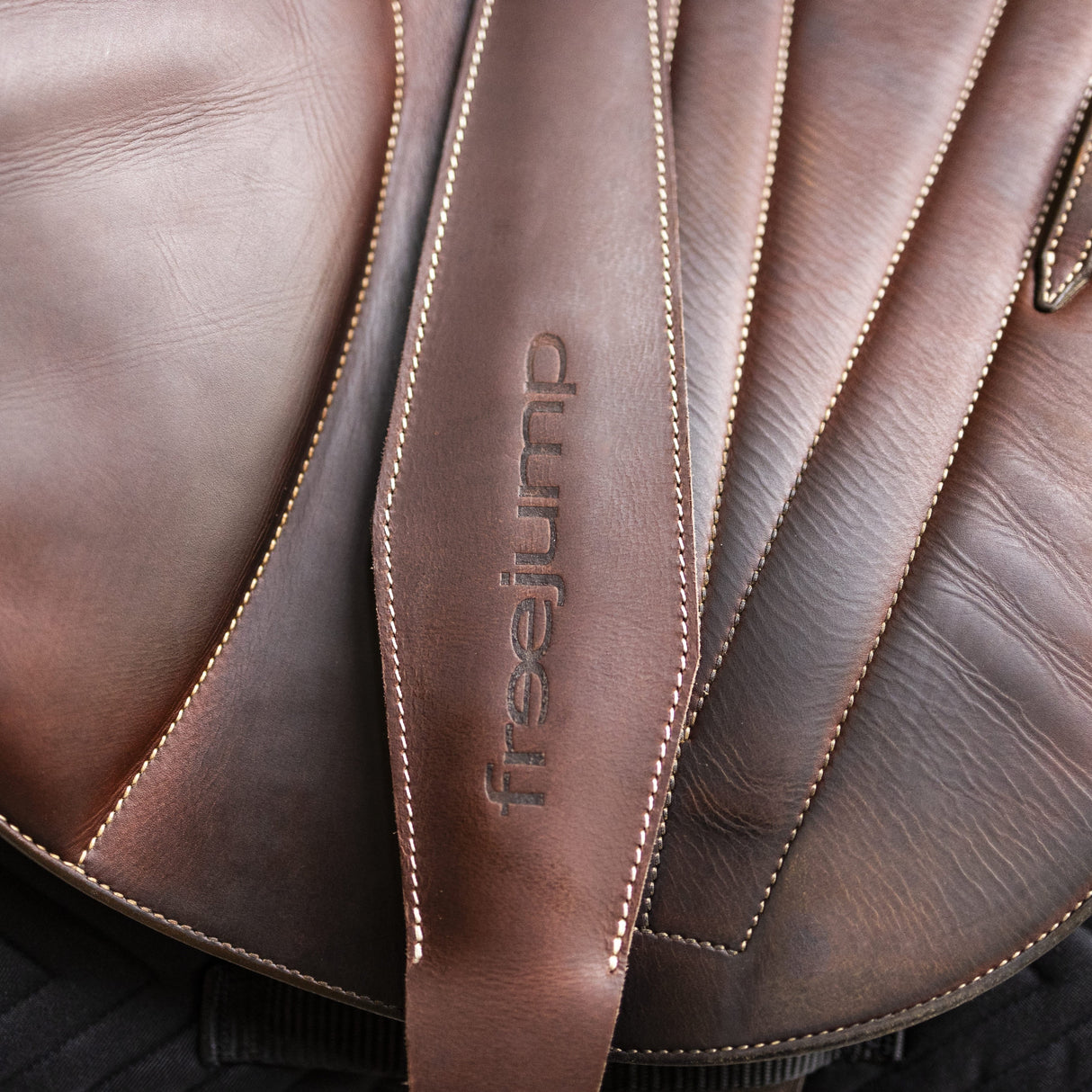 Freejump Classic Wide Stirrup Leathers #colour_brown