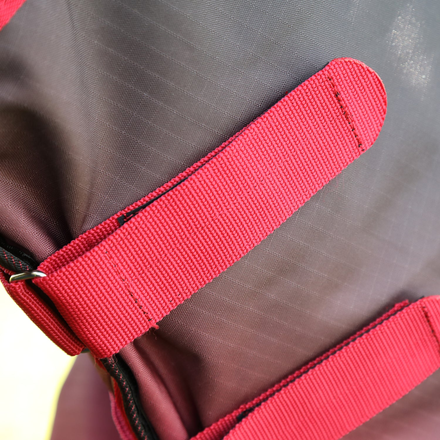 Shires Tempest Original 200g Turnout Combo #colour_red-skeleton