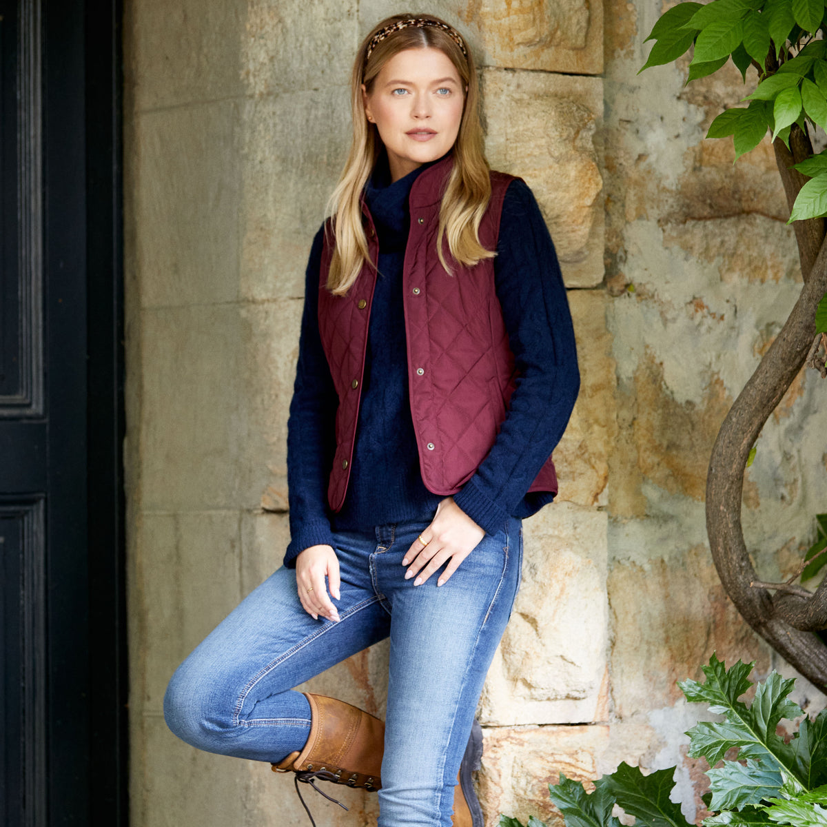 Ariat Women's Woodside Vest - Navy - Tawny Port