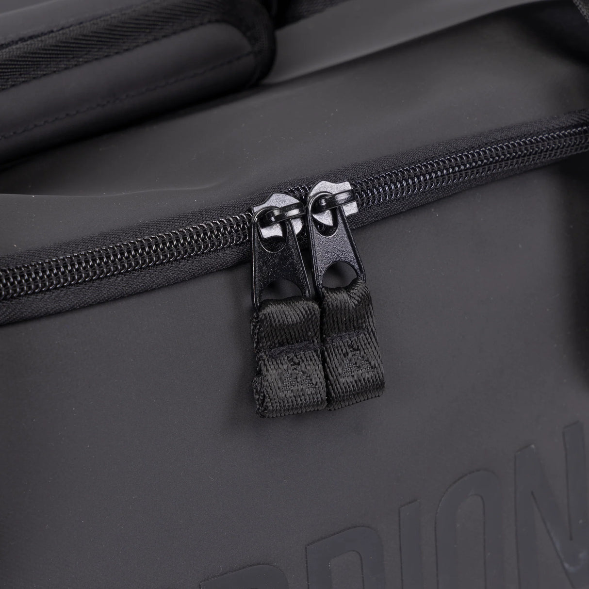 Shires Aubrion React Holdall