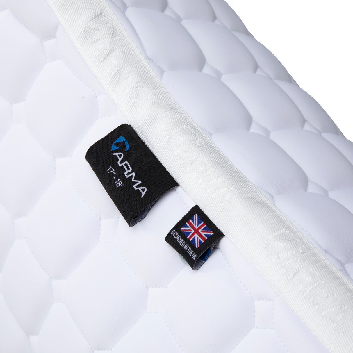 Shires ARMA Elegance 1.0 Jump Saddlecloth #colour_white