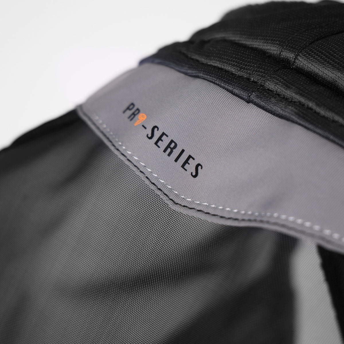 Shires FlyGuard Pro Feinmaschige Fliegenmaske mit Ohren