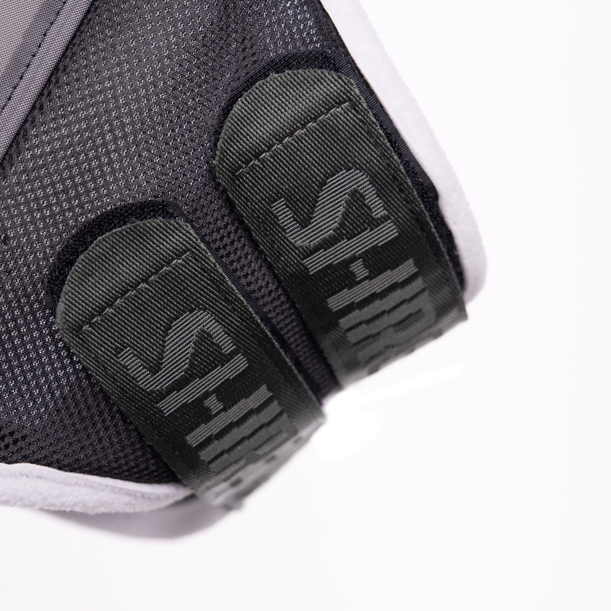 Masque anti-mouches Shires FlyGuard Pro Air Motion avec oreilles et franges