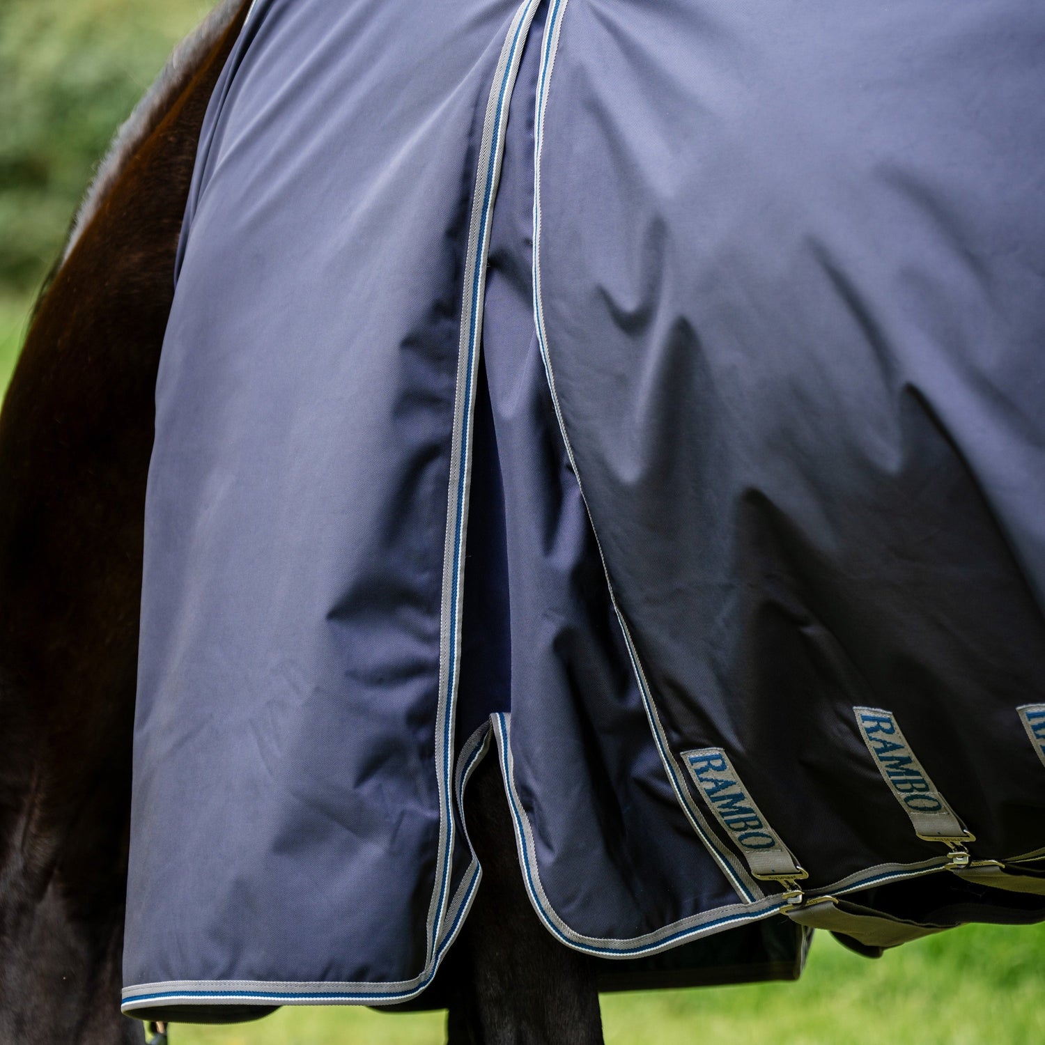 Horseware Irelanc Rambo Optimo Turnout (0g Outer with 400g Liner) #colour_navy-thunderstorm-grey-silver