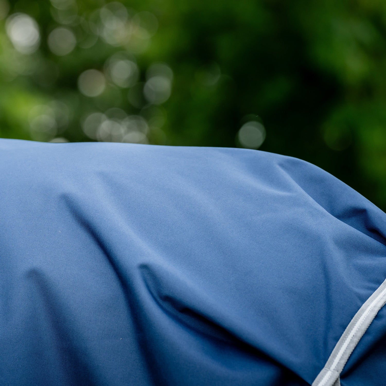 Horseware Ireland Amigo Bravo 12 Plus Bundle V-Front 50g Turnout Rug #colour_navy-titanium-grey-silver