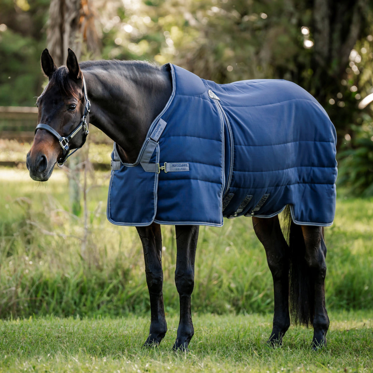 Horseware Ireland Rambo Optimo Stable Rug Medium 200g #colour_navy-thurderstorm-grey-silver