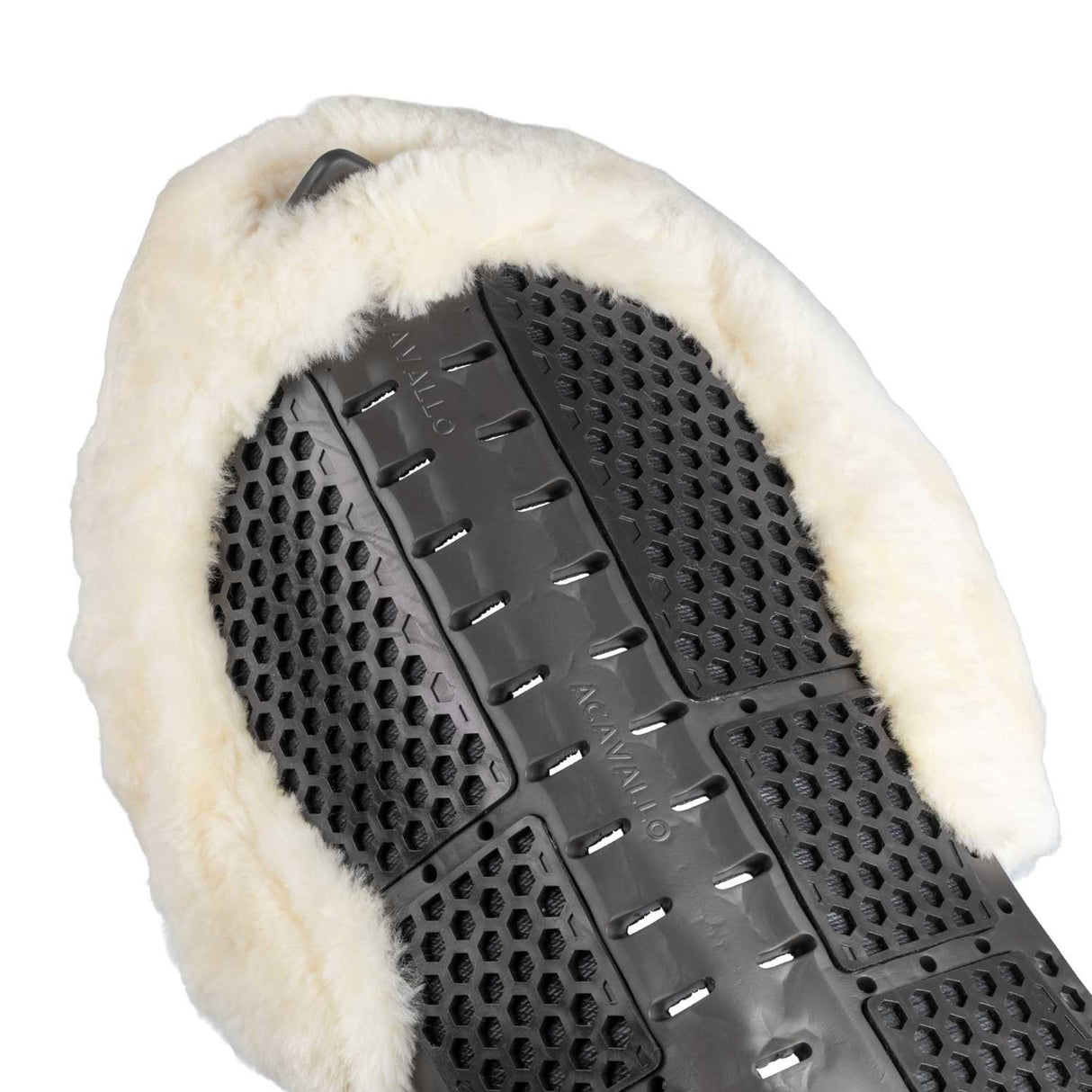 Acavallo® Piuma Aero Balance gel pad in EVA and cut-out sheepskin. Practical, lightweight, and functional.