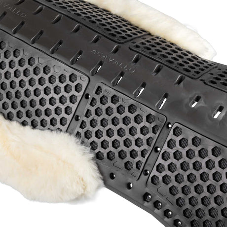 Acavallo® Piuma Aero Balance gel pad in EVA and cut-out sheepskin. Practical, lightweight, and functional.