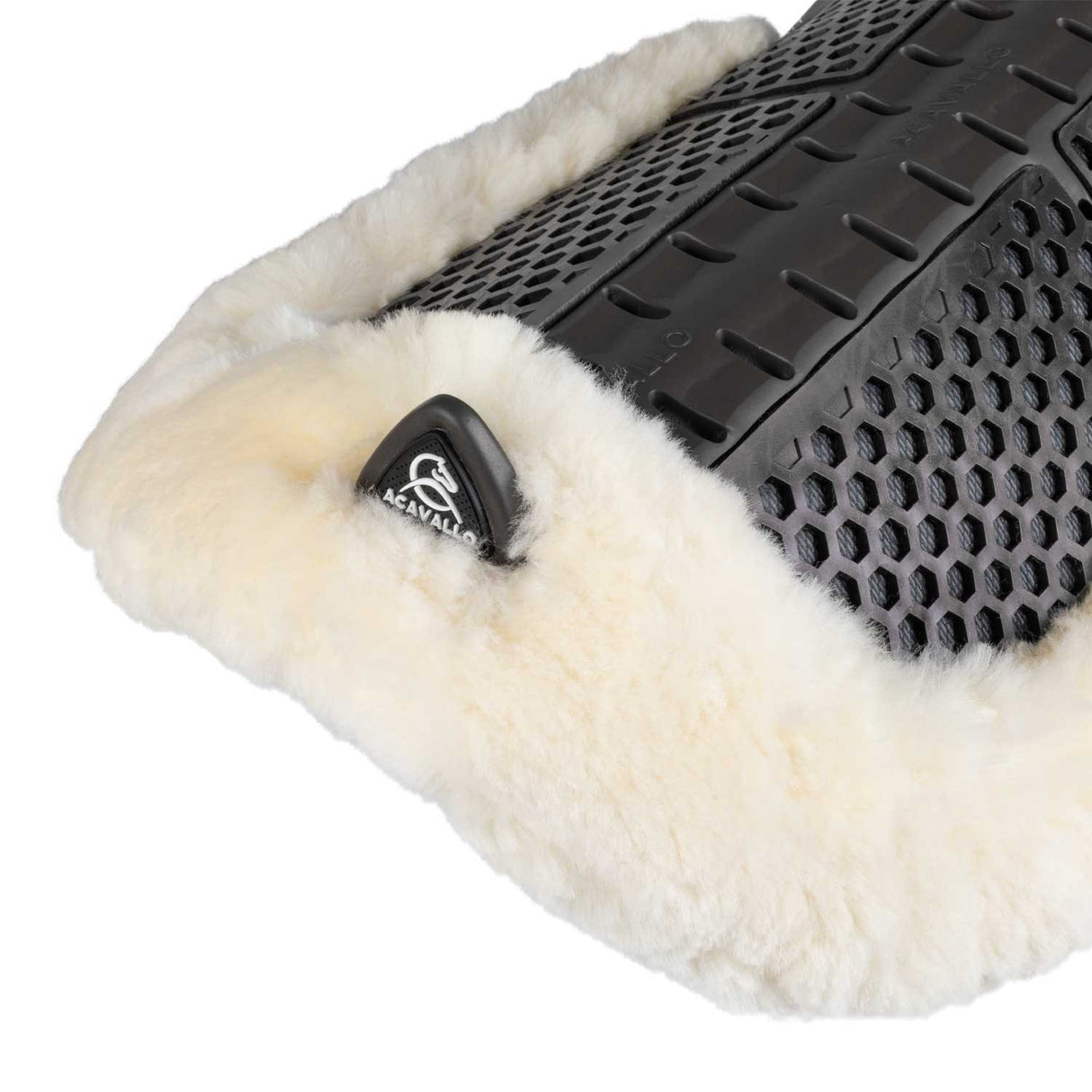Acavallo® Piuma Aero Balance gel pad in EVA and cut-out sheepskin. Practical, lightweight, and functional.