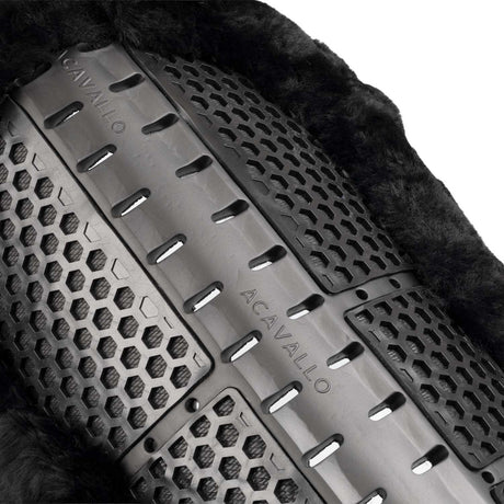 Acavallo® Piuma Aero Balance gel pad in EVA and cut-out sheepskin. Practical, lightweight, and functional.
