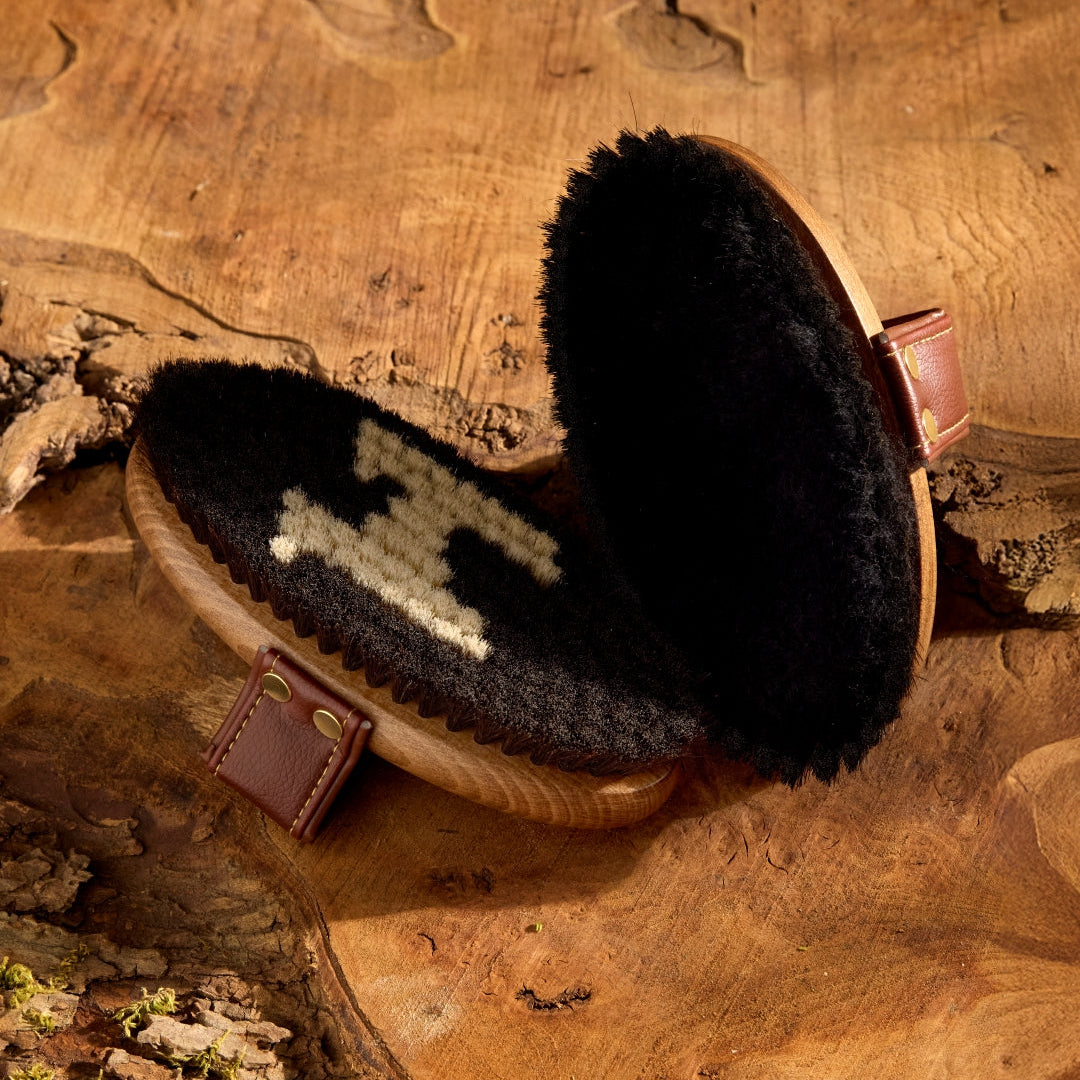 Horseware Ireland Signature Polishing Brush