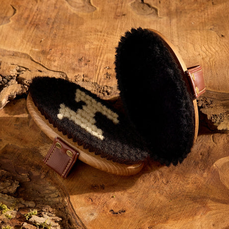 Horseware Ireland Signature Polishing Brush