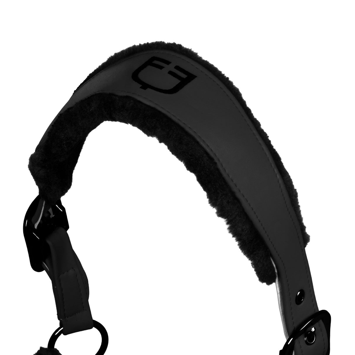 Polypropylene halter with faux sheepskin padding