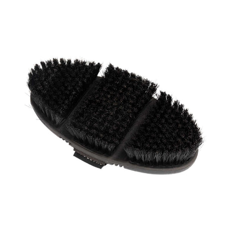 Flexible brush with short synthetic bristles