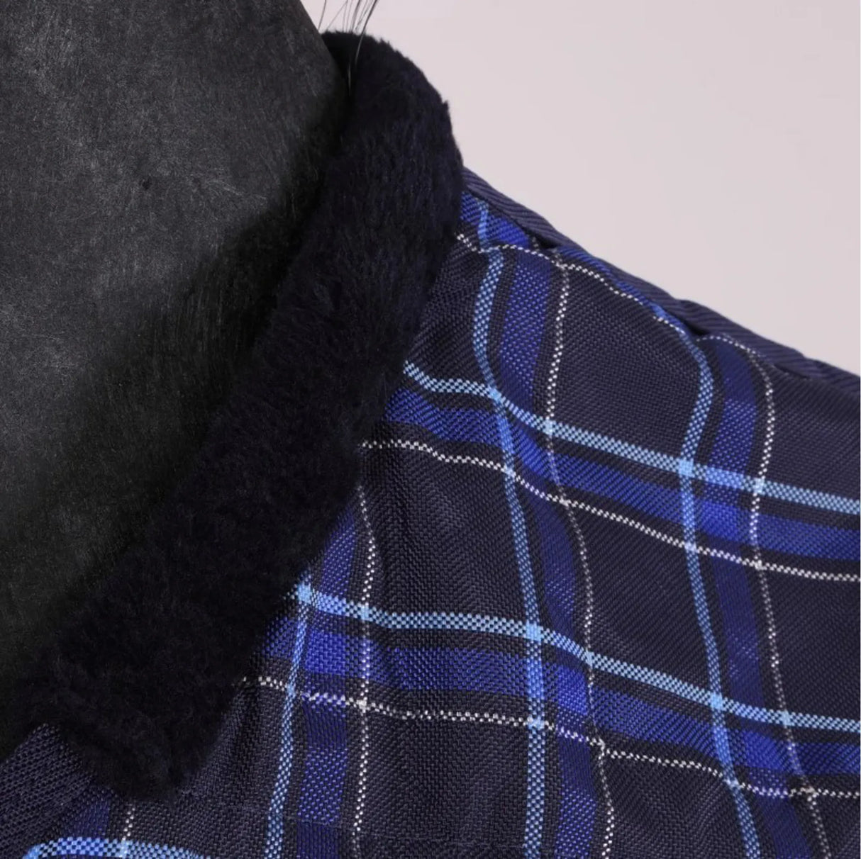 Shires 50g Fernie Stable Rug #colour_navy-check