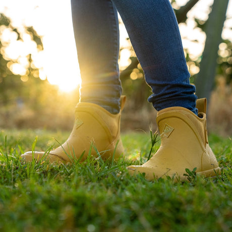 Muck Boots Originals Ankle Wellingtons #colour_yellow